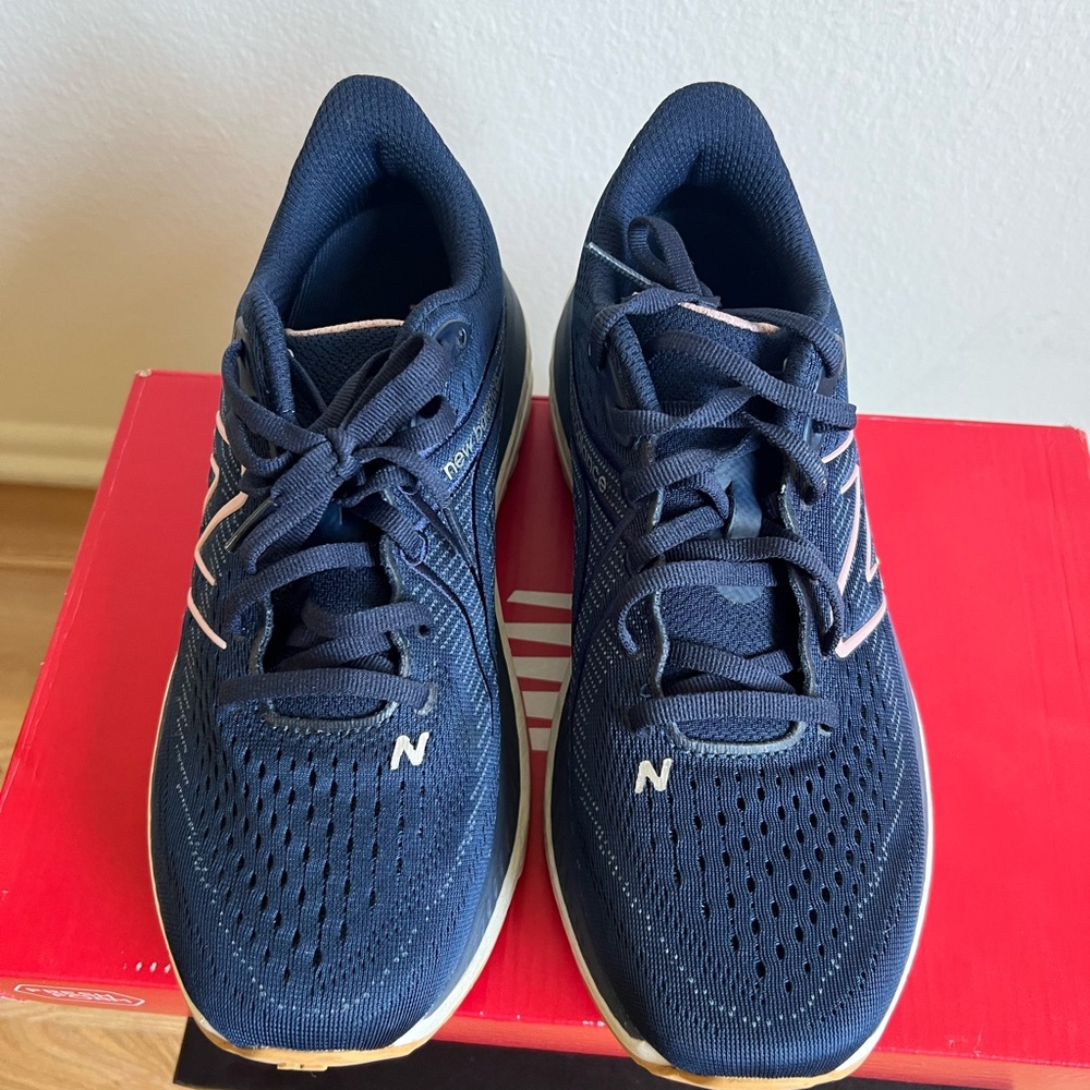 New Balance woman’s  Navy Running Shoes